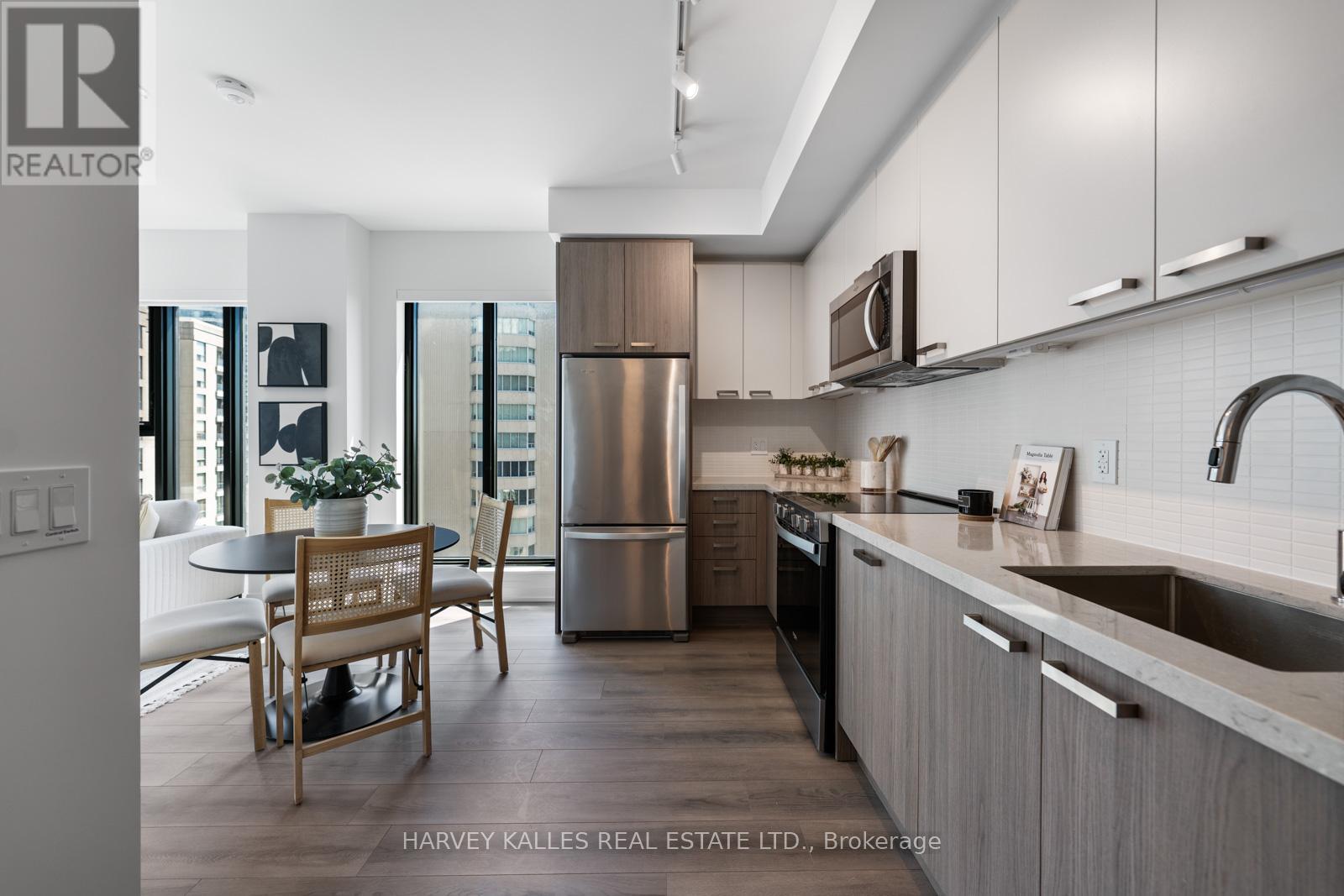 #1001 20 SOUDAN AVENUE - 24