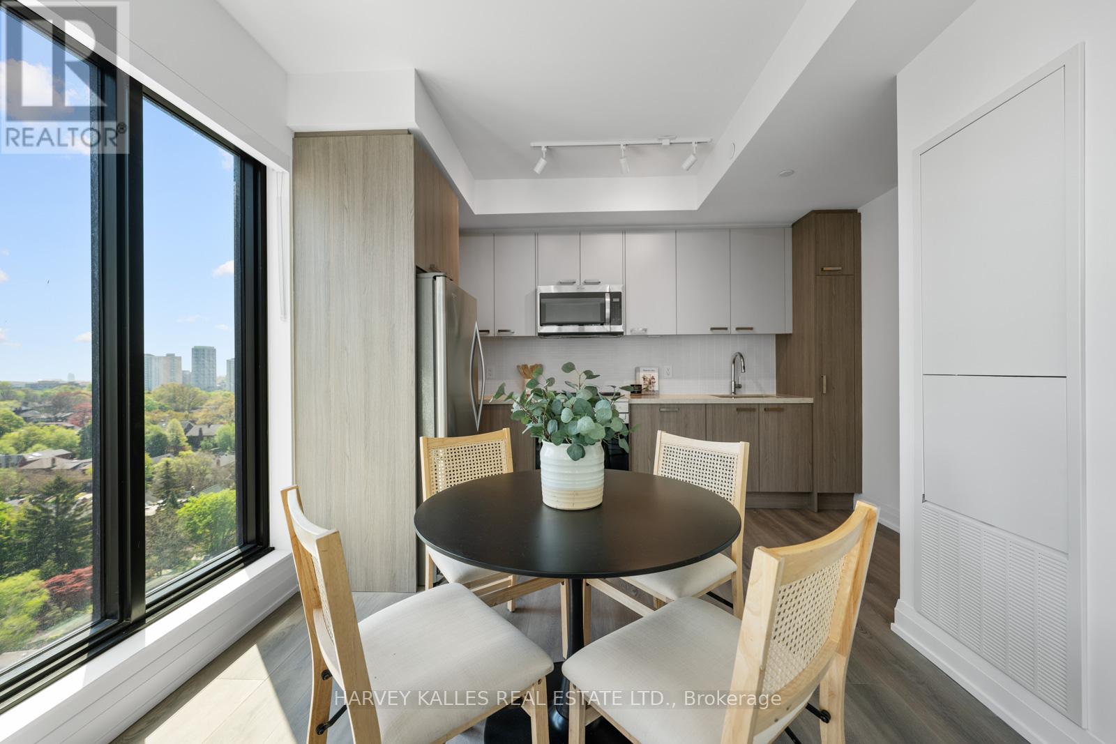 #1001 20 SOUDAN AVENUE - 31