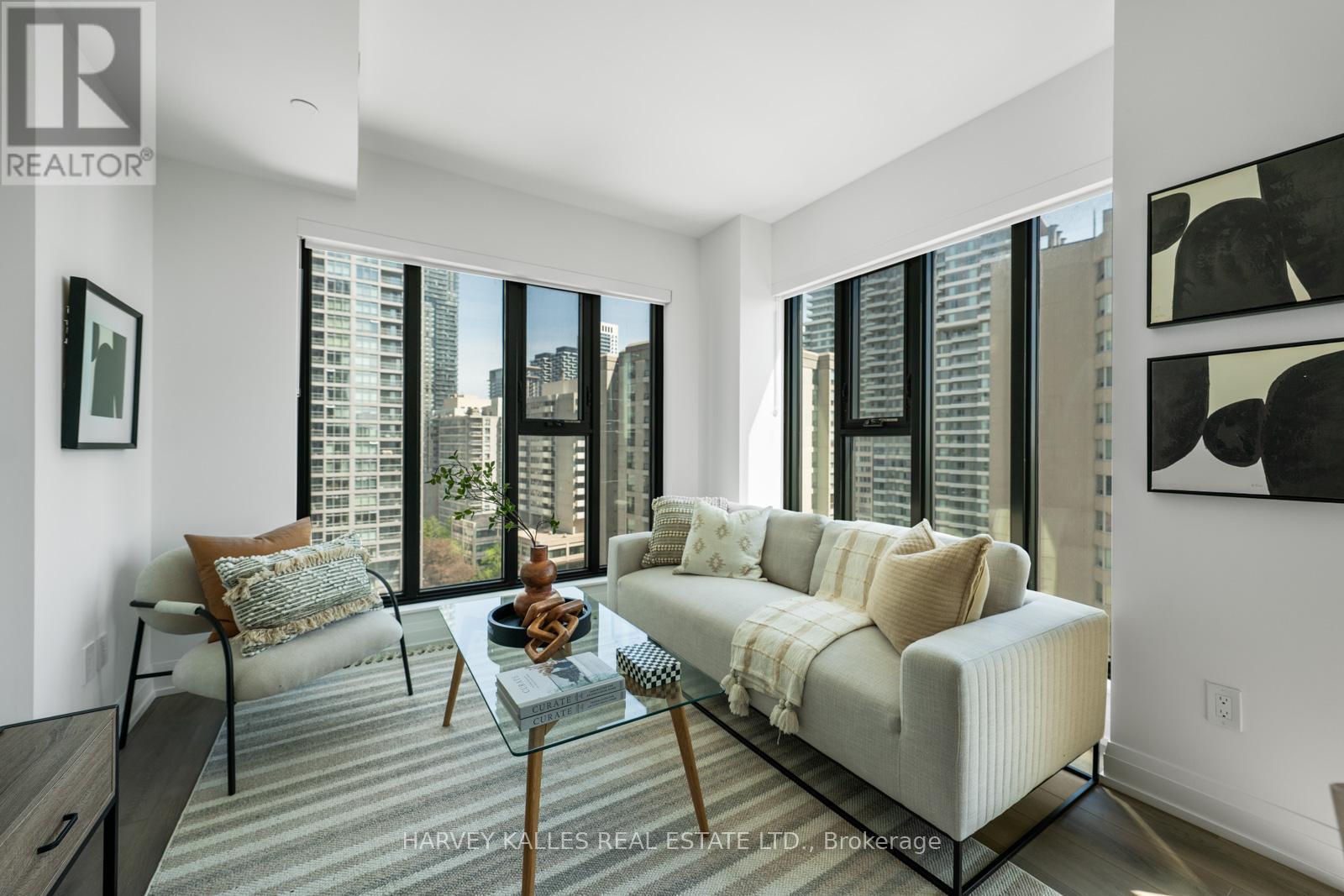 #1001 20 SOUDAN AVENUE - 34