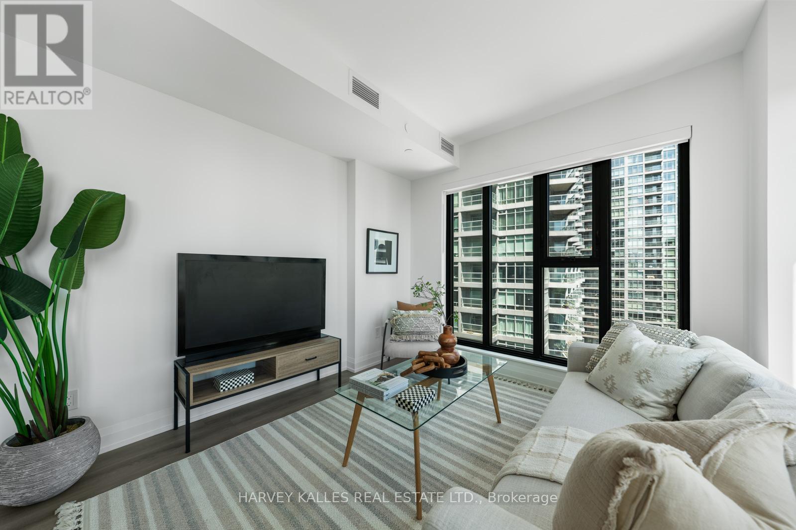 #1001 20 SOUDAN AVENUE - 39