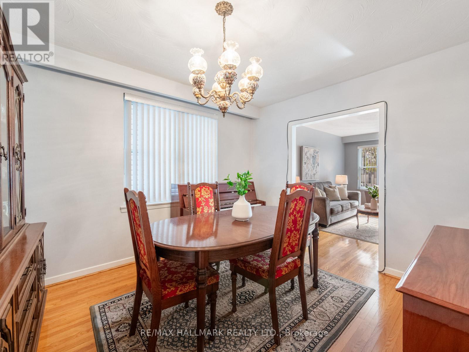 453 JONES AVENUE - 10
