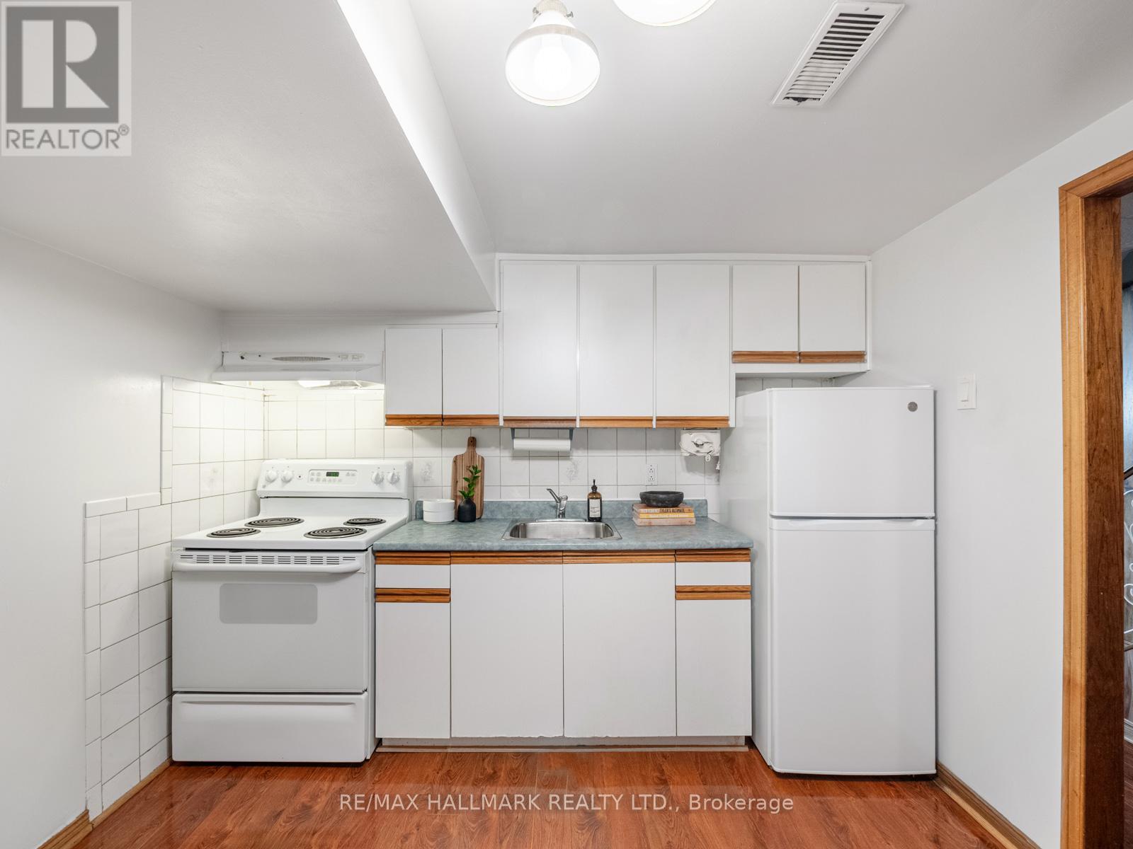 453 JONES AVENUE - 40