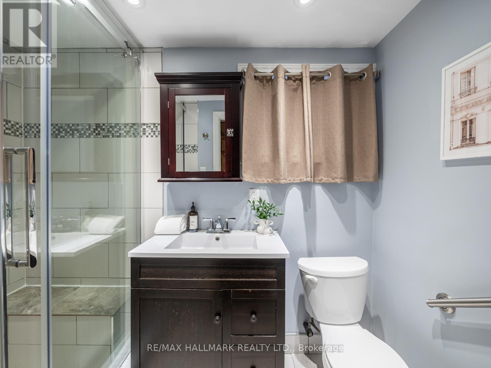 453 JONES AVENUE - 41