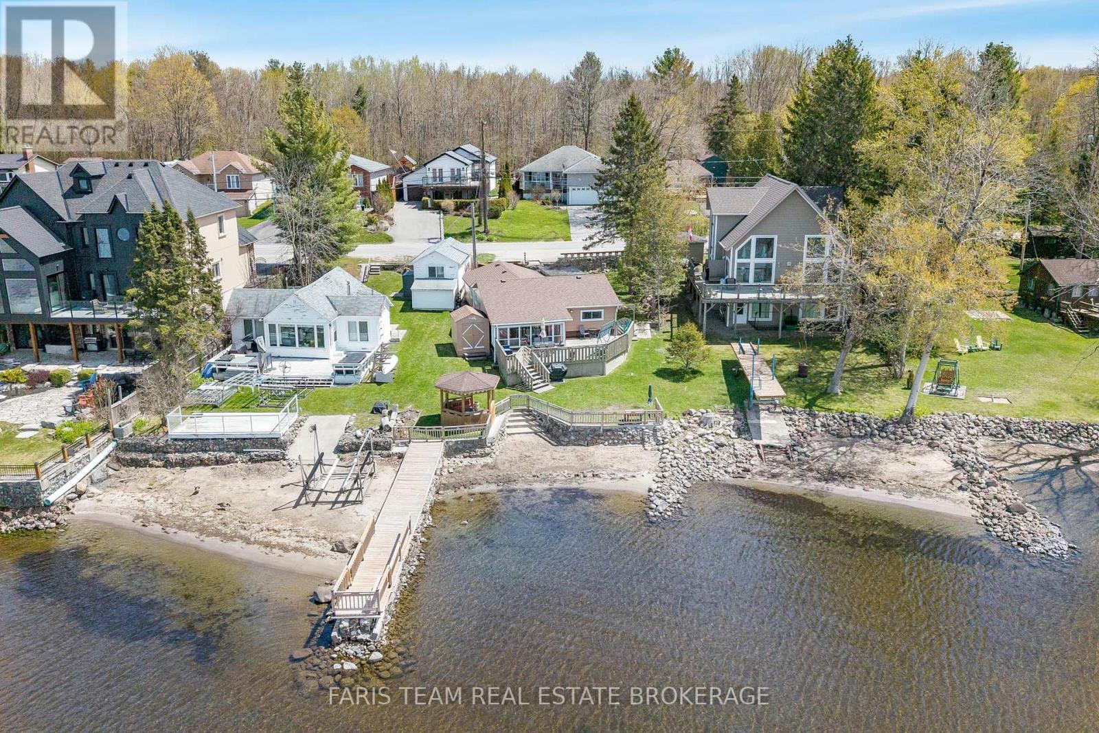 148 HOYT AVENUE - 40