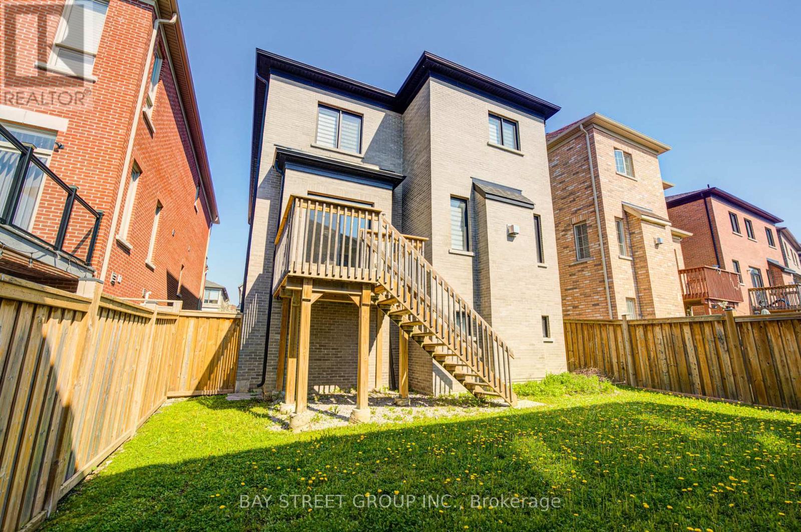 46 LEARY CRESCENT - 28