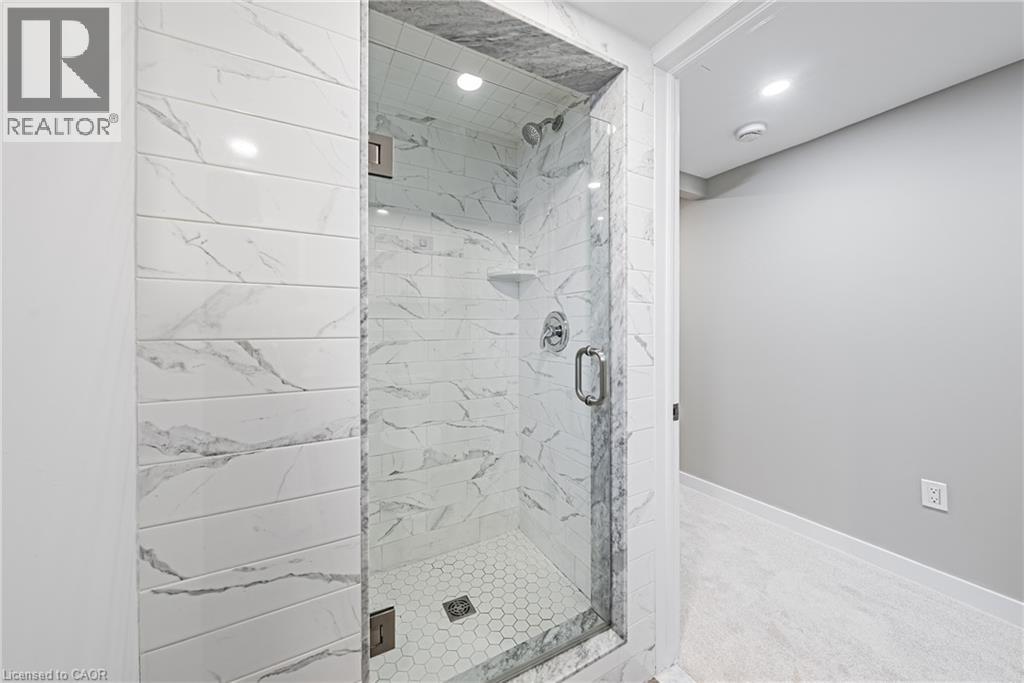 104 GARDINER Drive - 28
