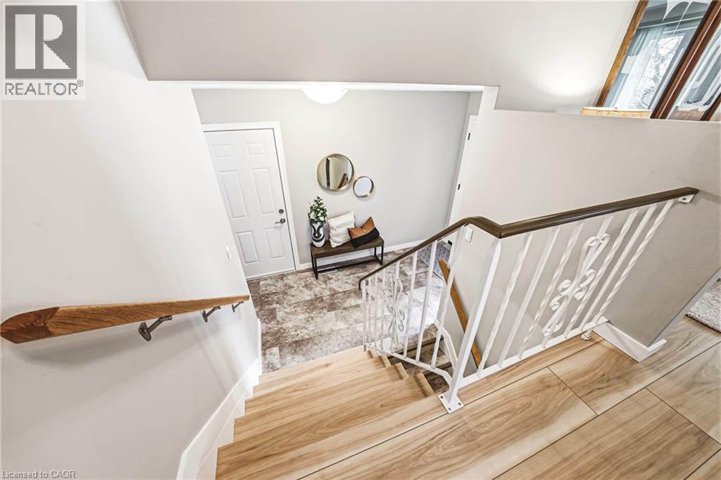 104 GARDINER Drive - 24
