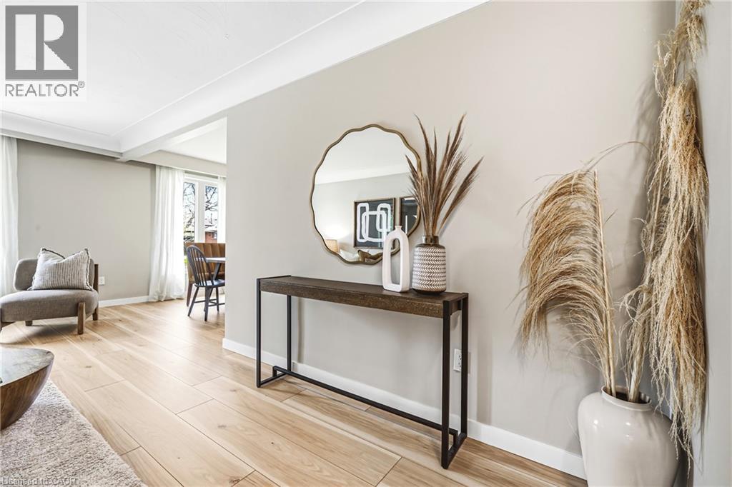 104 GARDINER Drive - 22