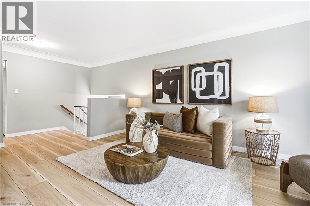 104 GARDINER Drive - 7