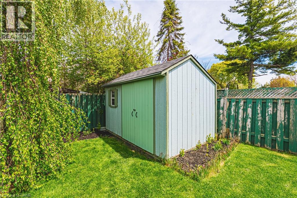 104 GARDINER Drive - 37