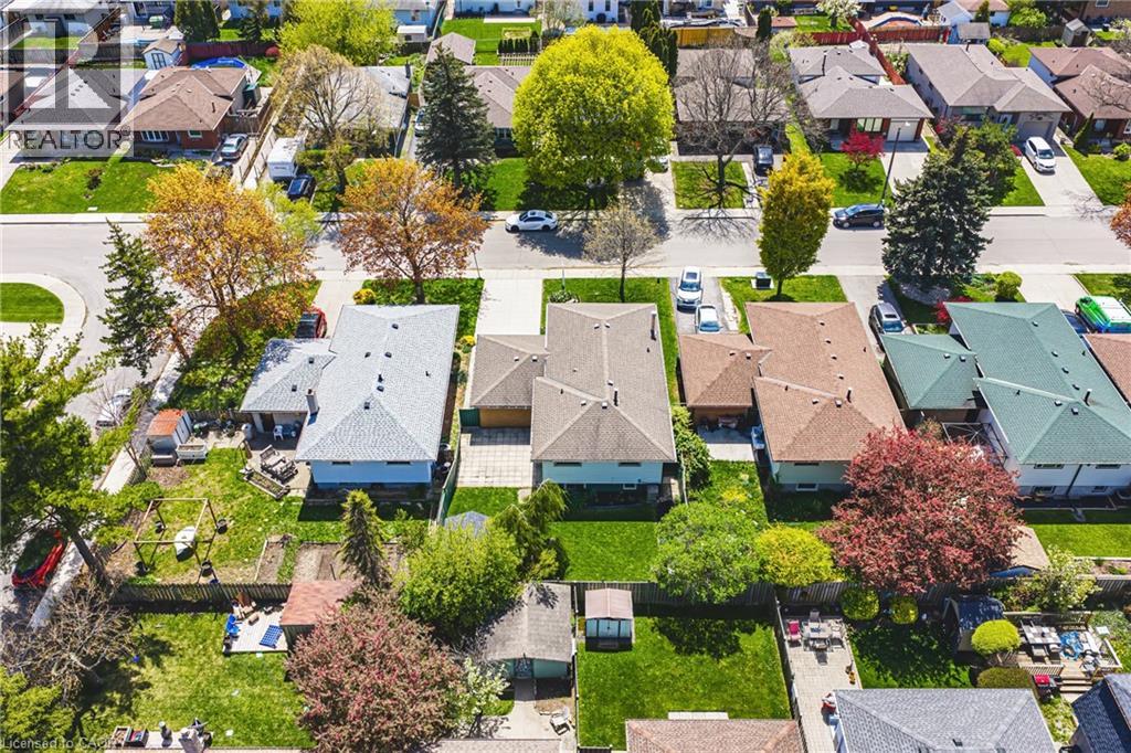 104 GARDINER Drive - 33