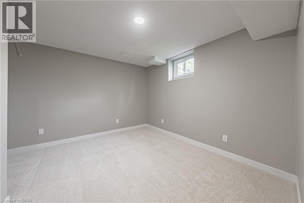 104 GARDINER Drive - 30
