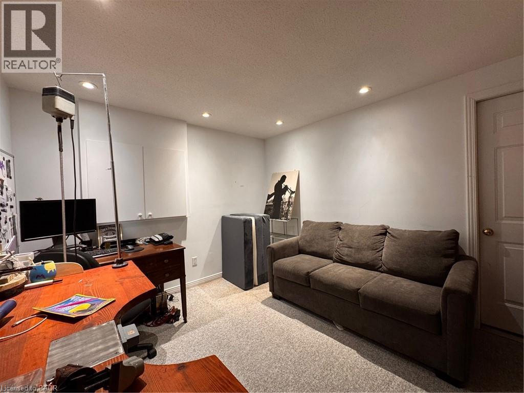 564 BEECHWOOD Drive, Waterloo, Ontario, N2T2S8 — Photo 11