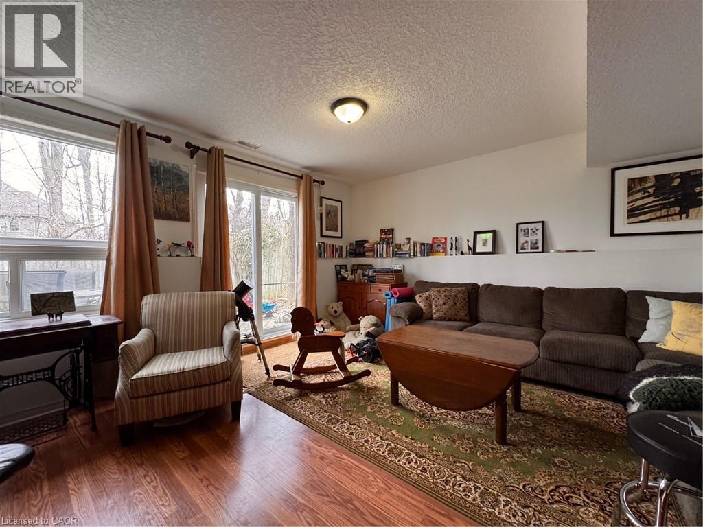 564 BEECHWOOD Drive, Waterloo, Ontario, N2T2S8 — Photo 5