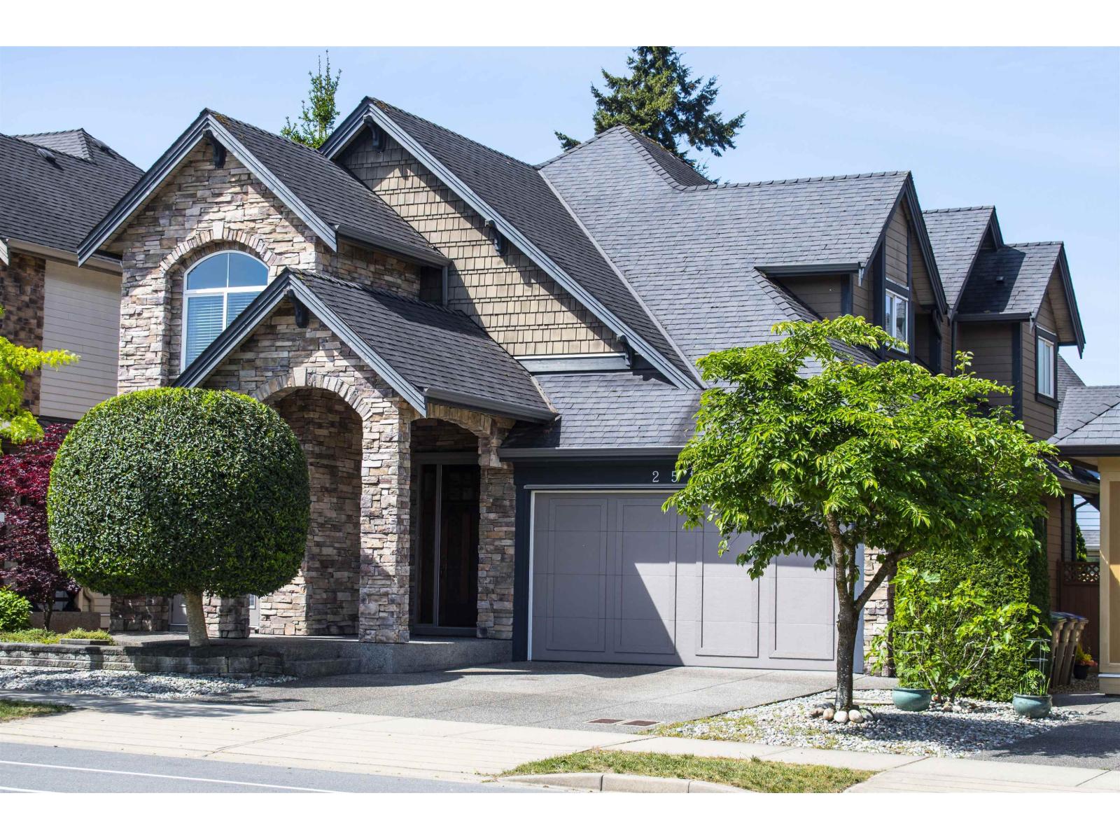 2513 164 Street - main photo