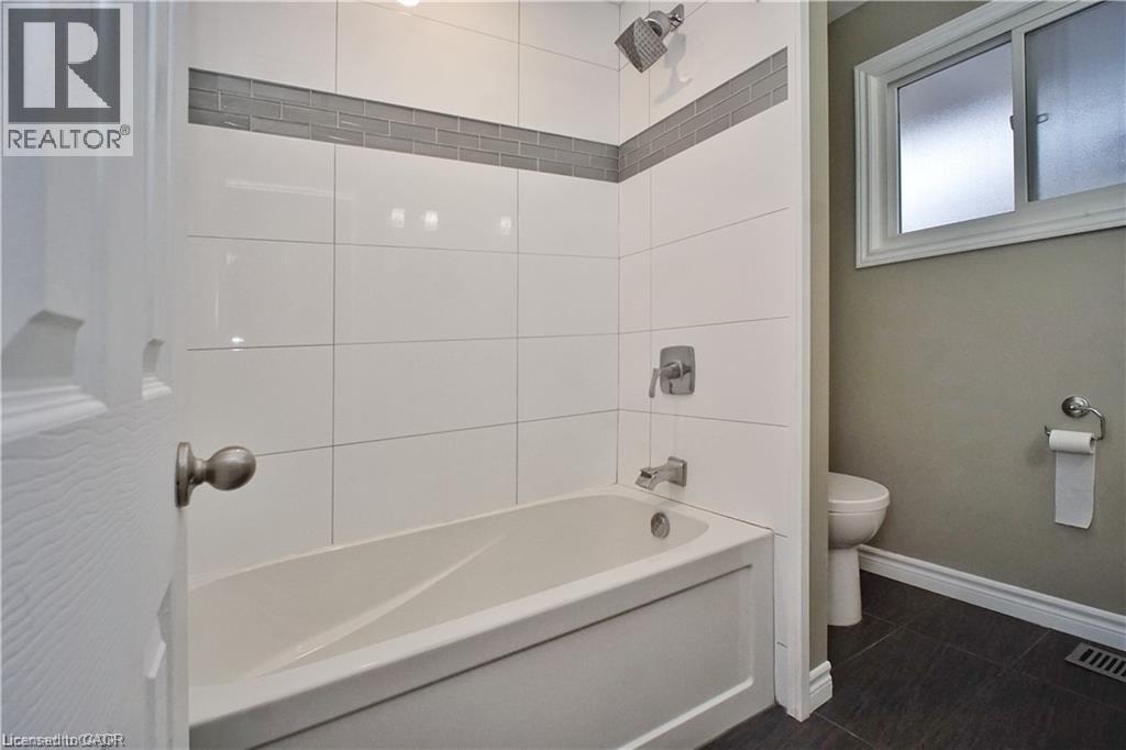 61 BOSWORTH Crescent Unit# Upper, Kitchener, Ontario, N2E1Y9 — Photo 6