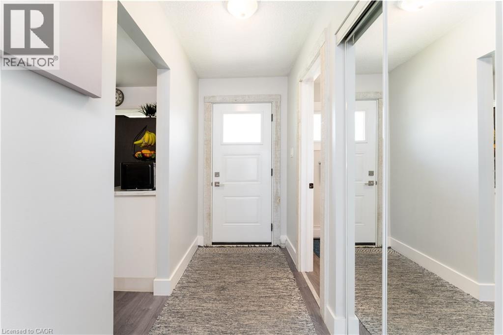 #114 2050 UPPER MIDDLE Road - 10