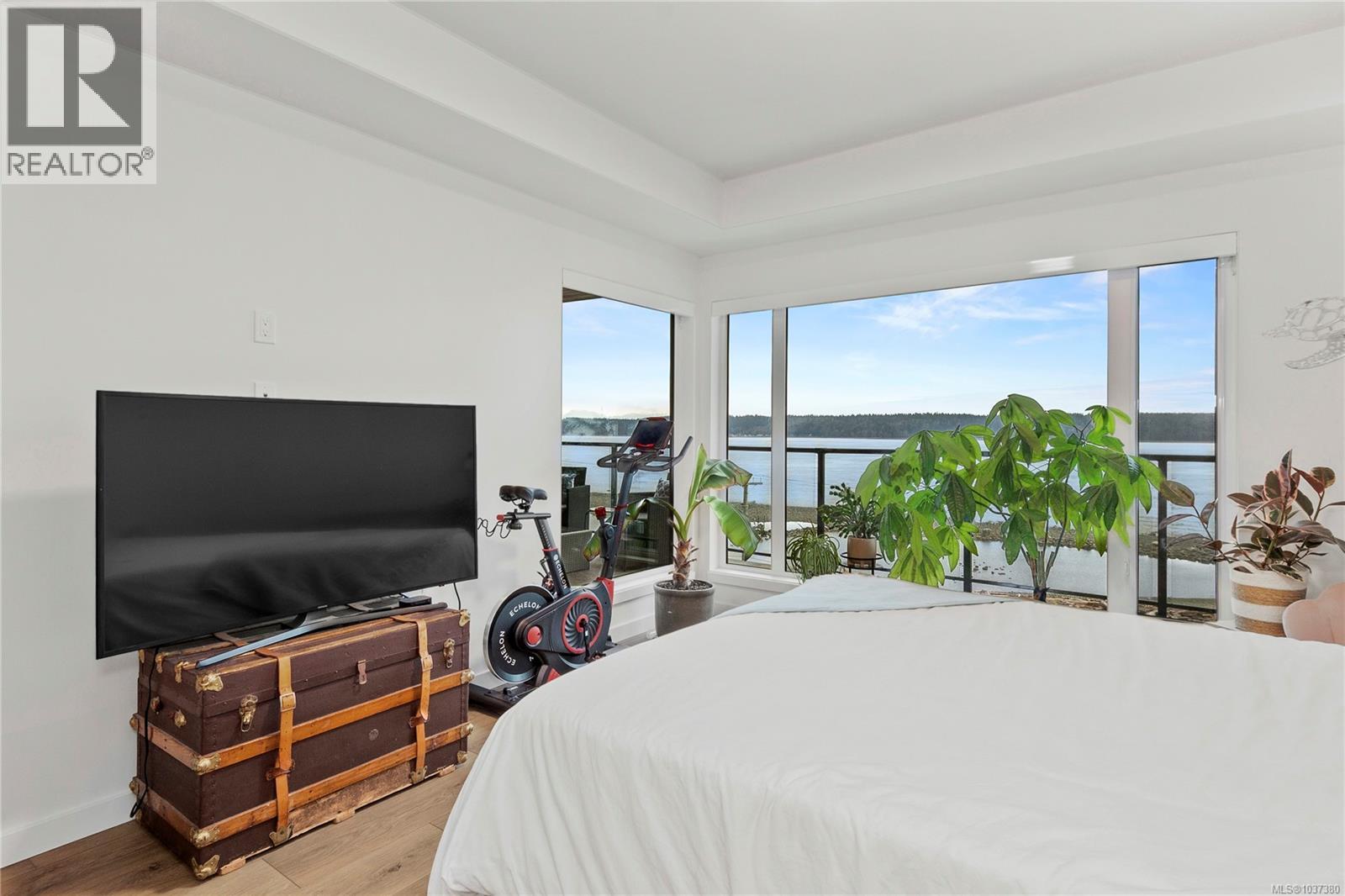 #502 684 Island Hwy S - 14