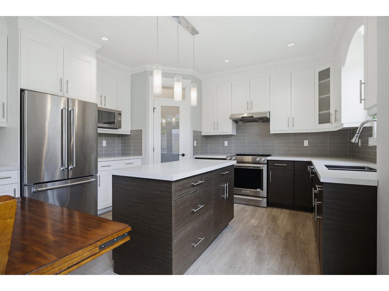 8090 209 STREET, Langley