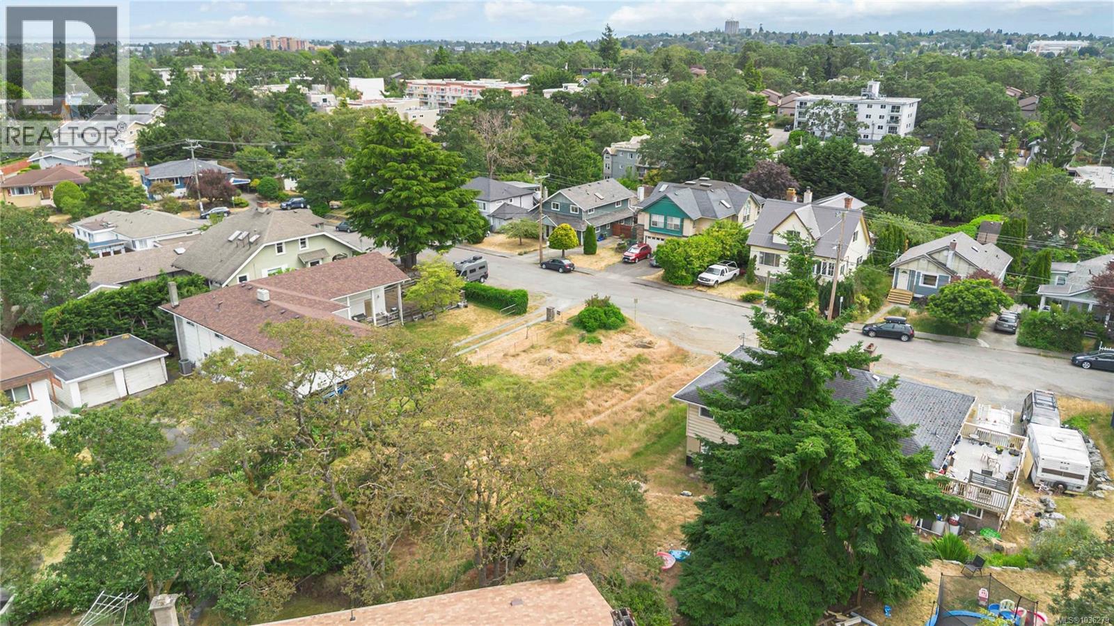 1360 Vista Hts - 8