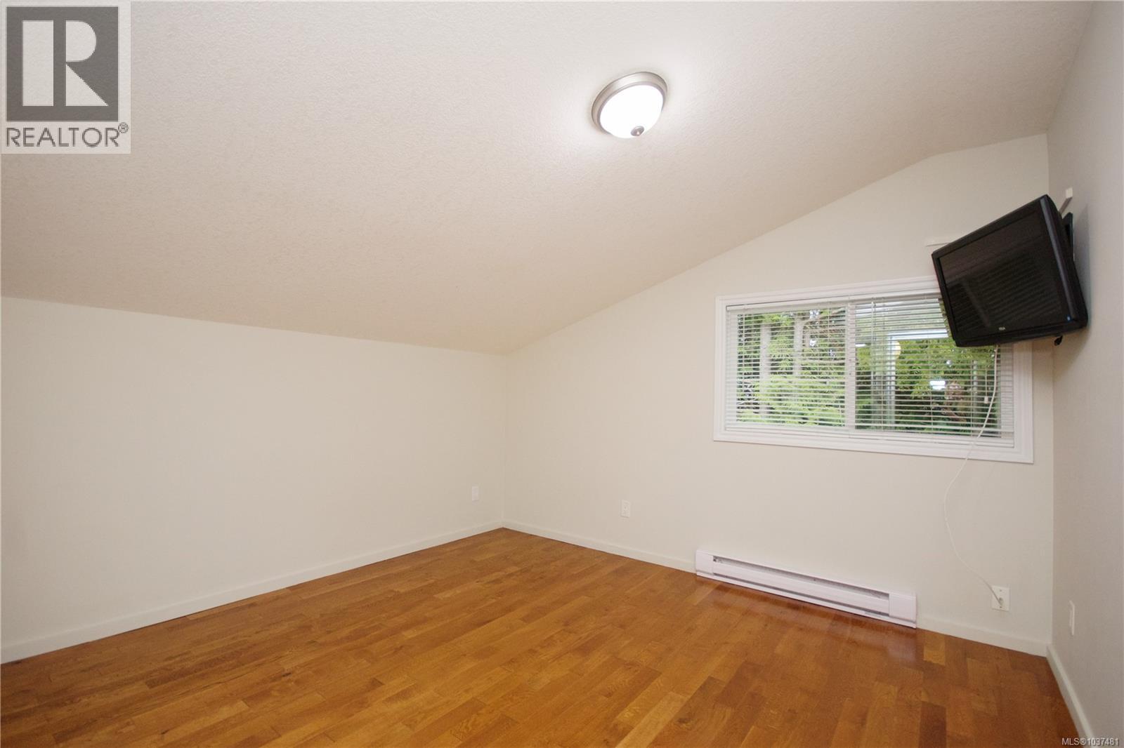 1221 Ganske Rd, Qualicum Beach