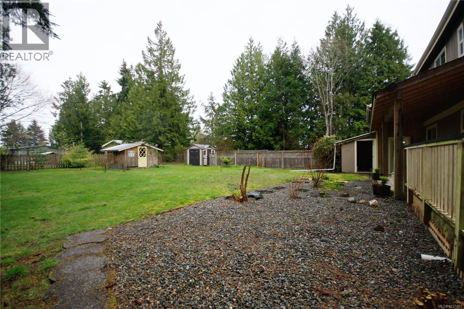 1221 Ganske Rd, Qualicum Beach