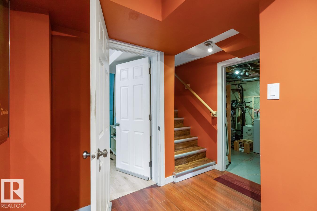 9908 87 AV NW - 16