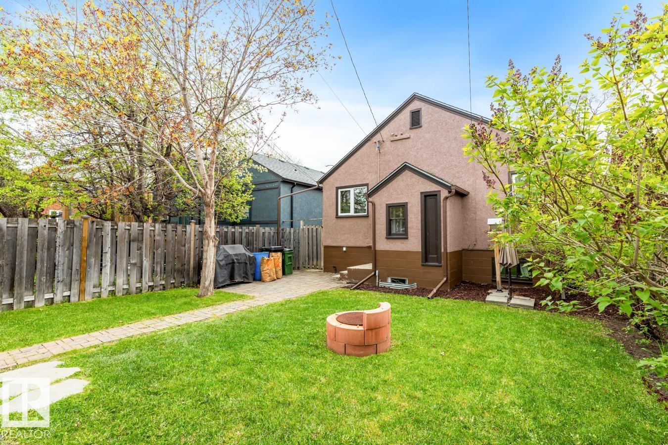 9908 87 AV NW - 23