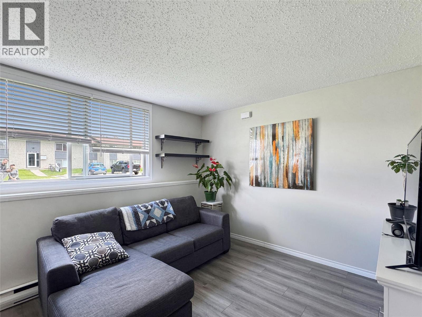 717 21  N Avenue Unit# 10, Cranbrook