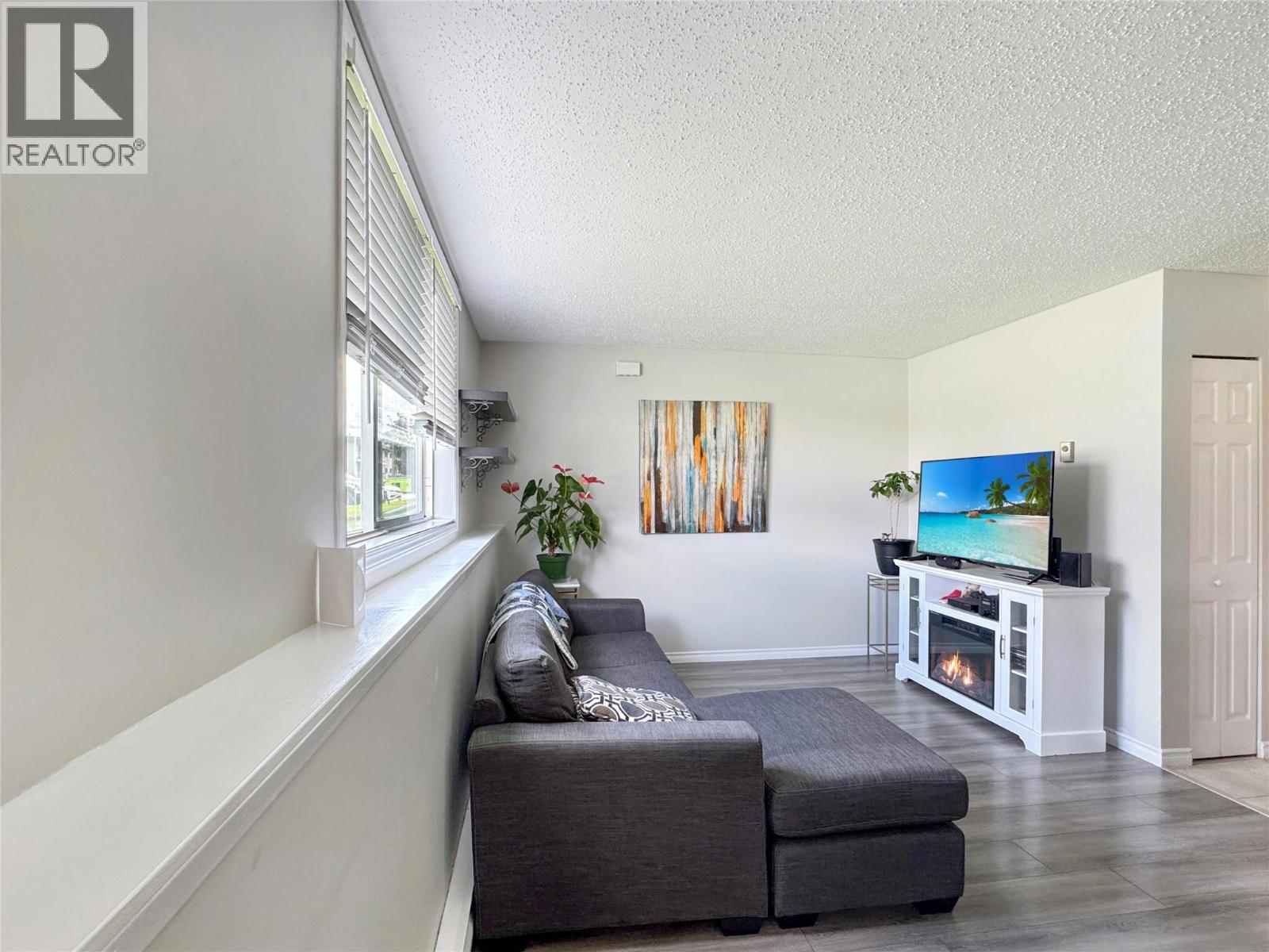 717 21  N Avenue Unit# 10, Cranbrook