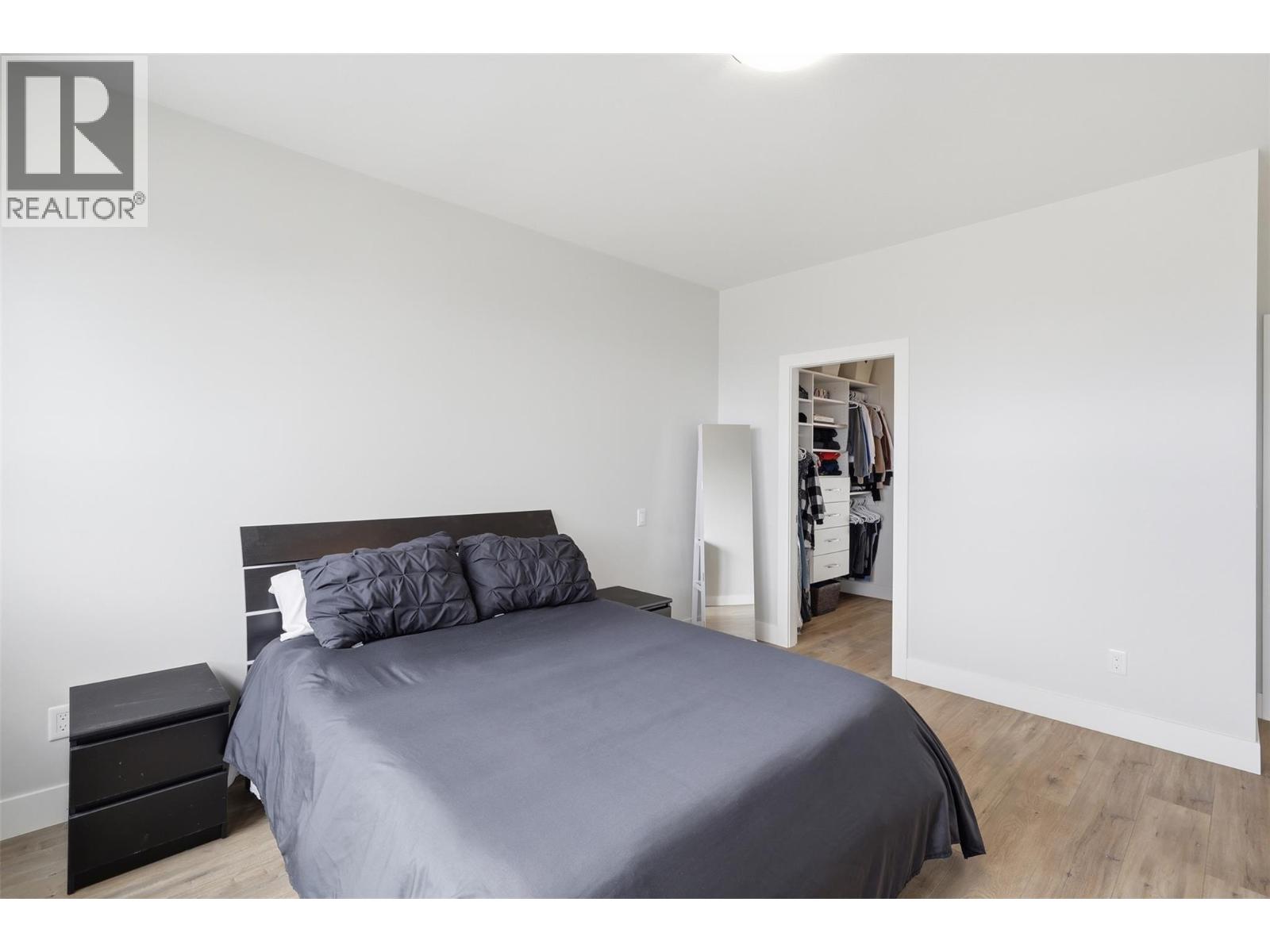464 EDINBURGH Boulevard - 32