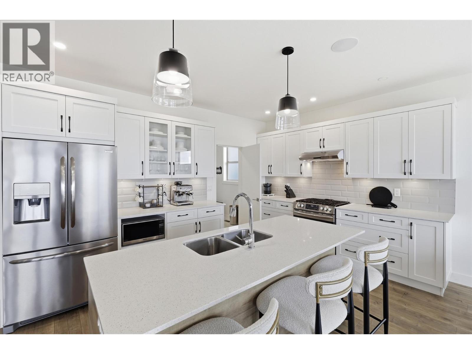 464 EDINBURGH Boulevard - 7