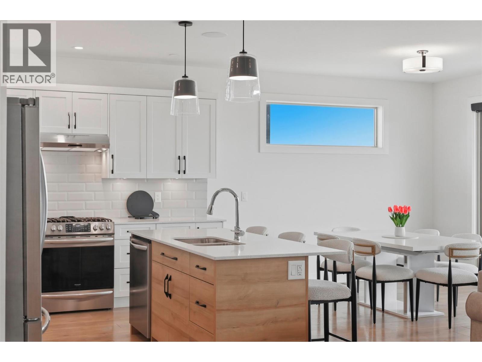 464 EDINBURGH Boulevard - 4