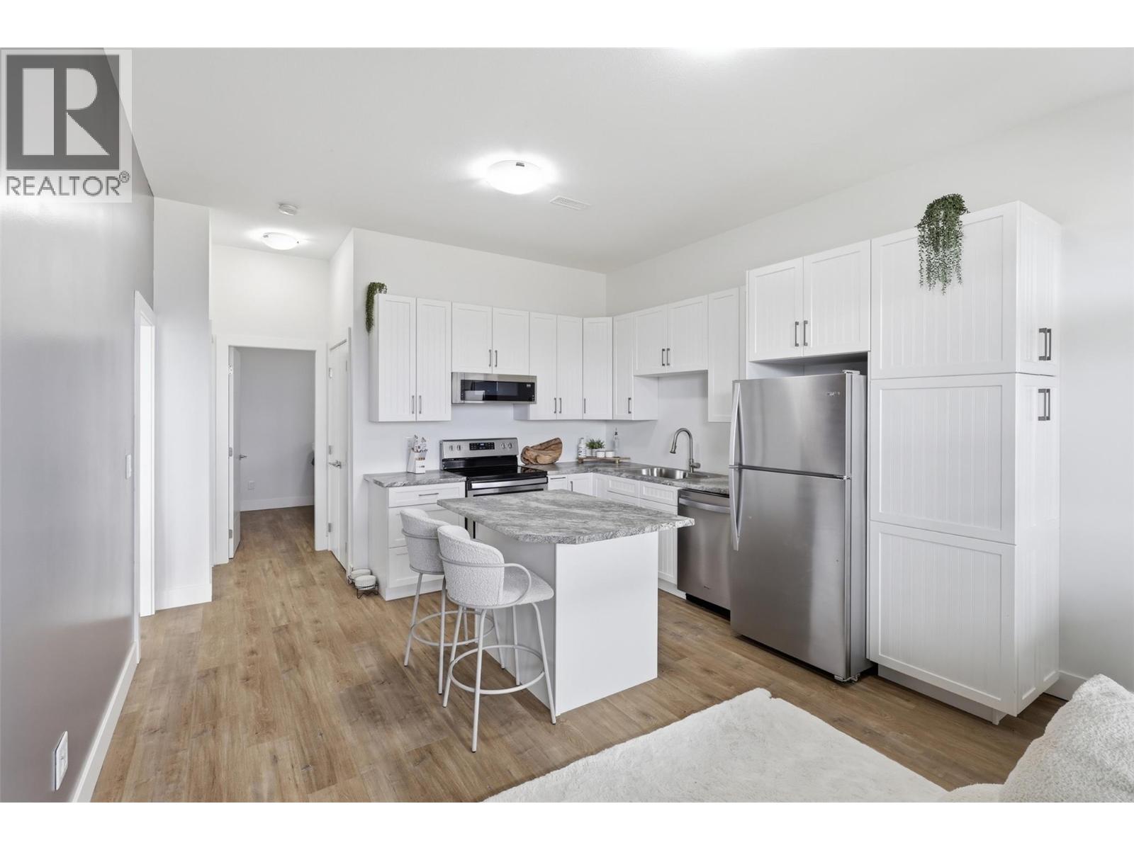464 EDINBURGH Boulevard - 63