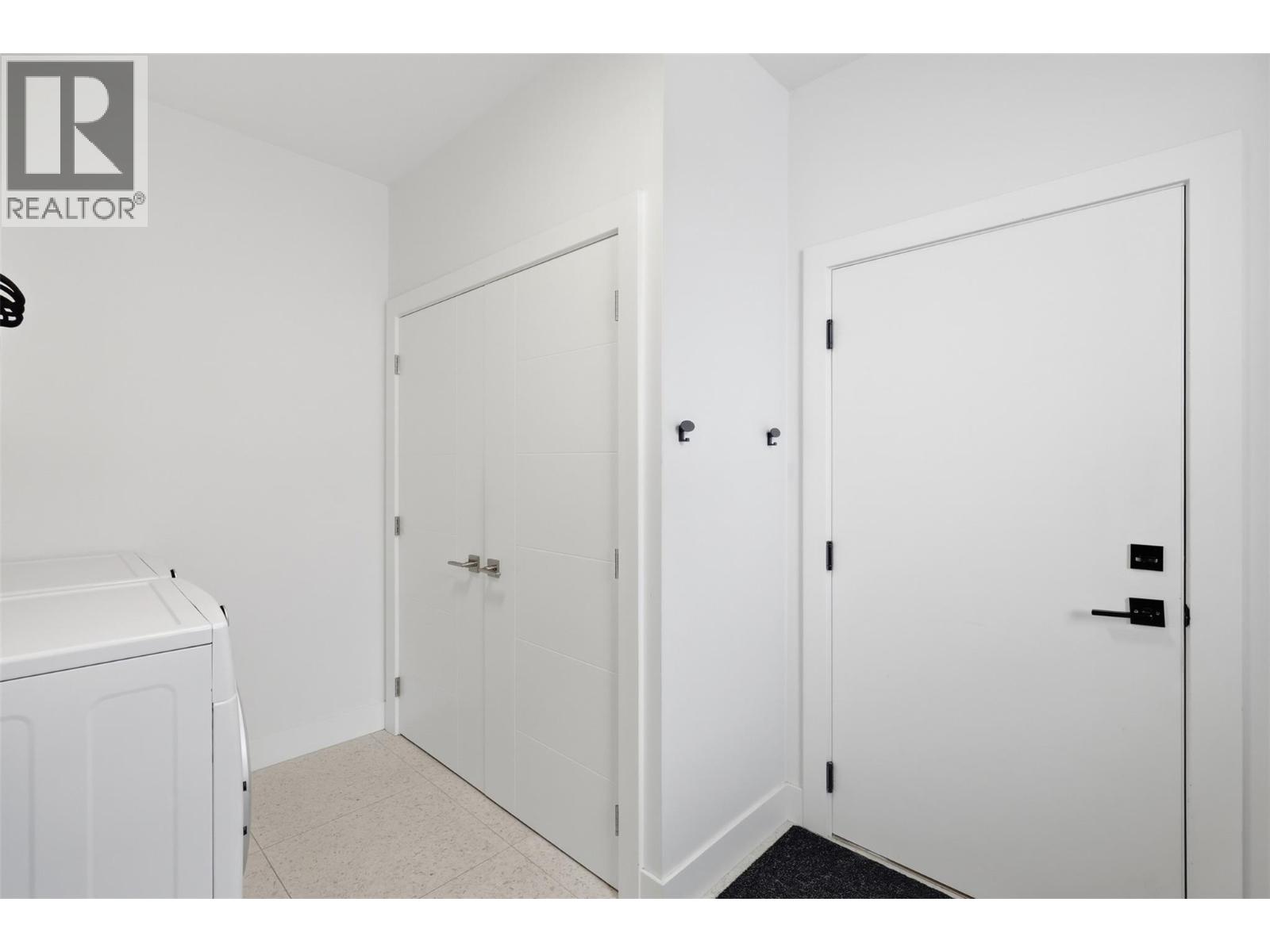 464 EDINBURGH Boulevard - 43