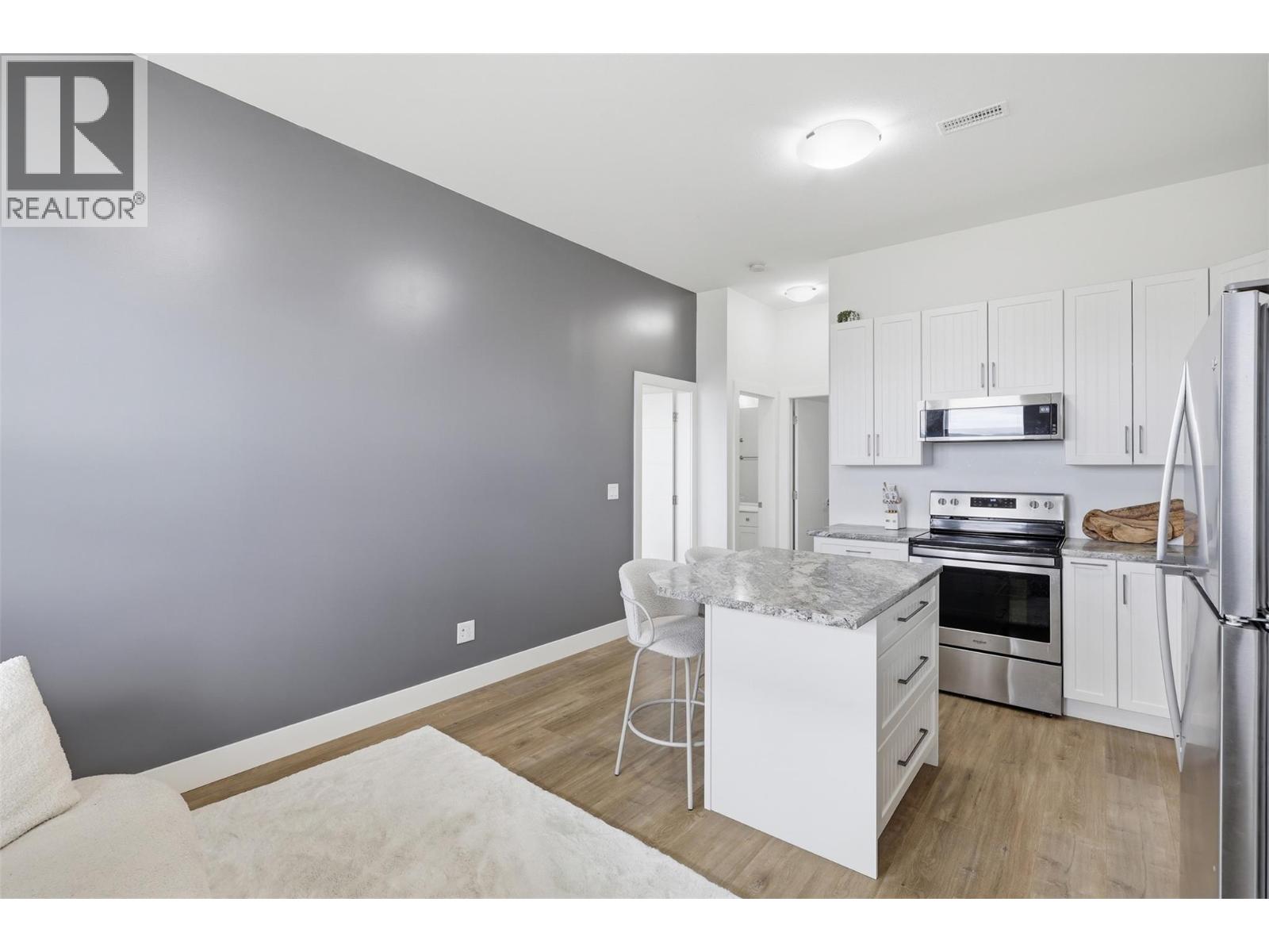464 EDINBURGH Boulevard - 64