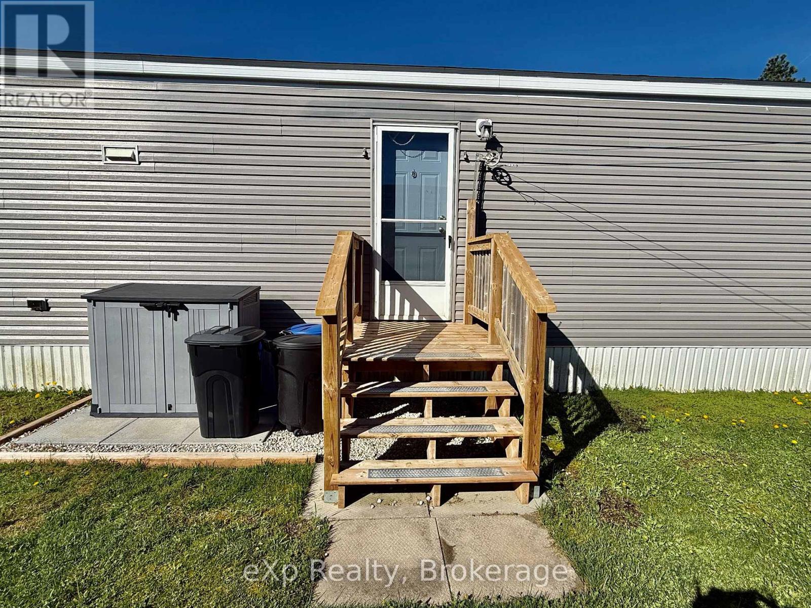 35 DOVE ROAD - 24