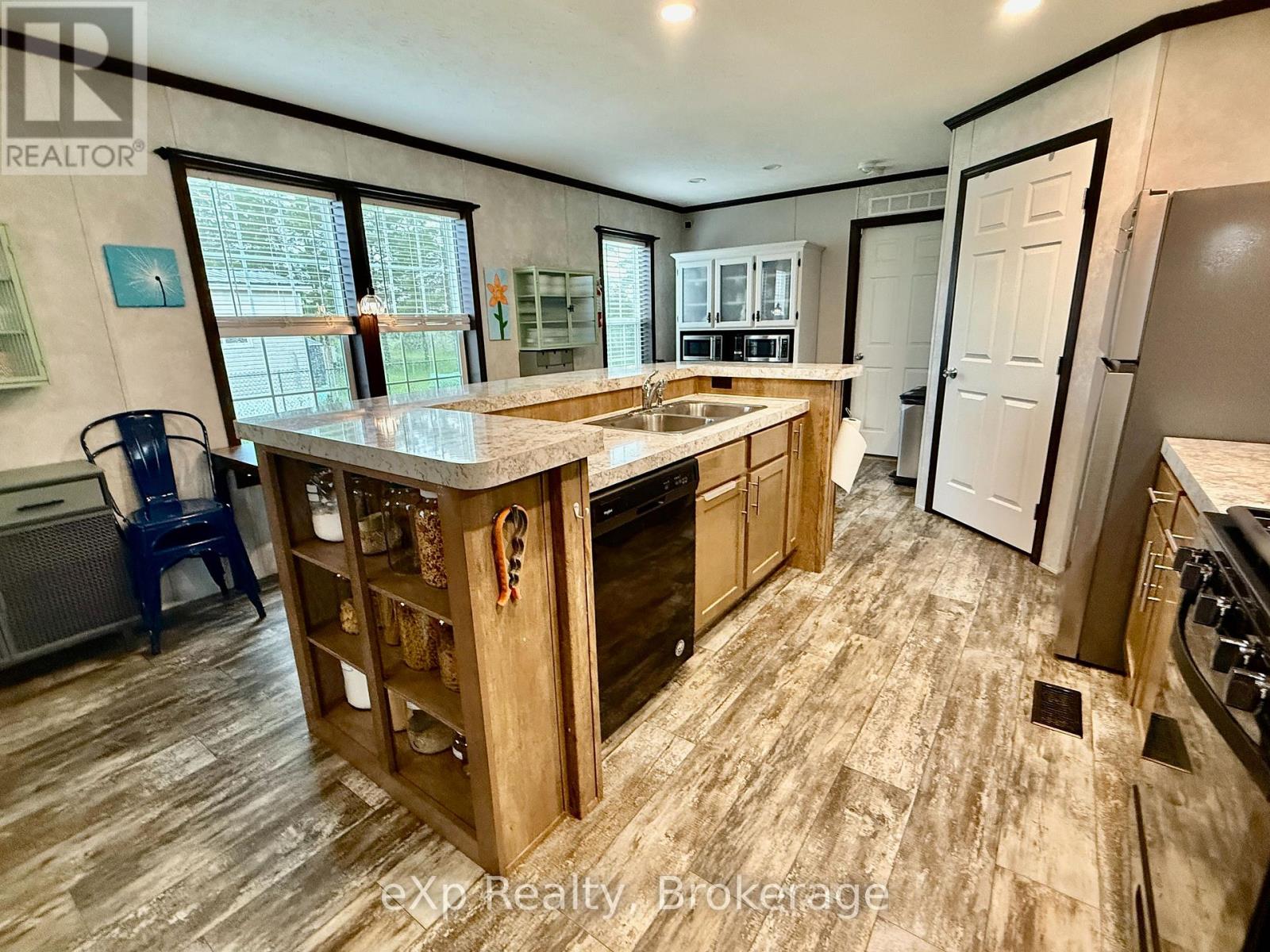 35 DOVE ROAD - 6