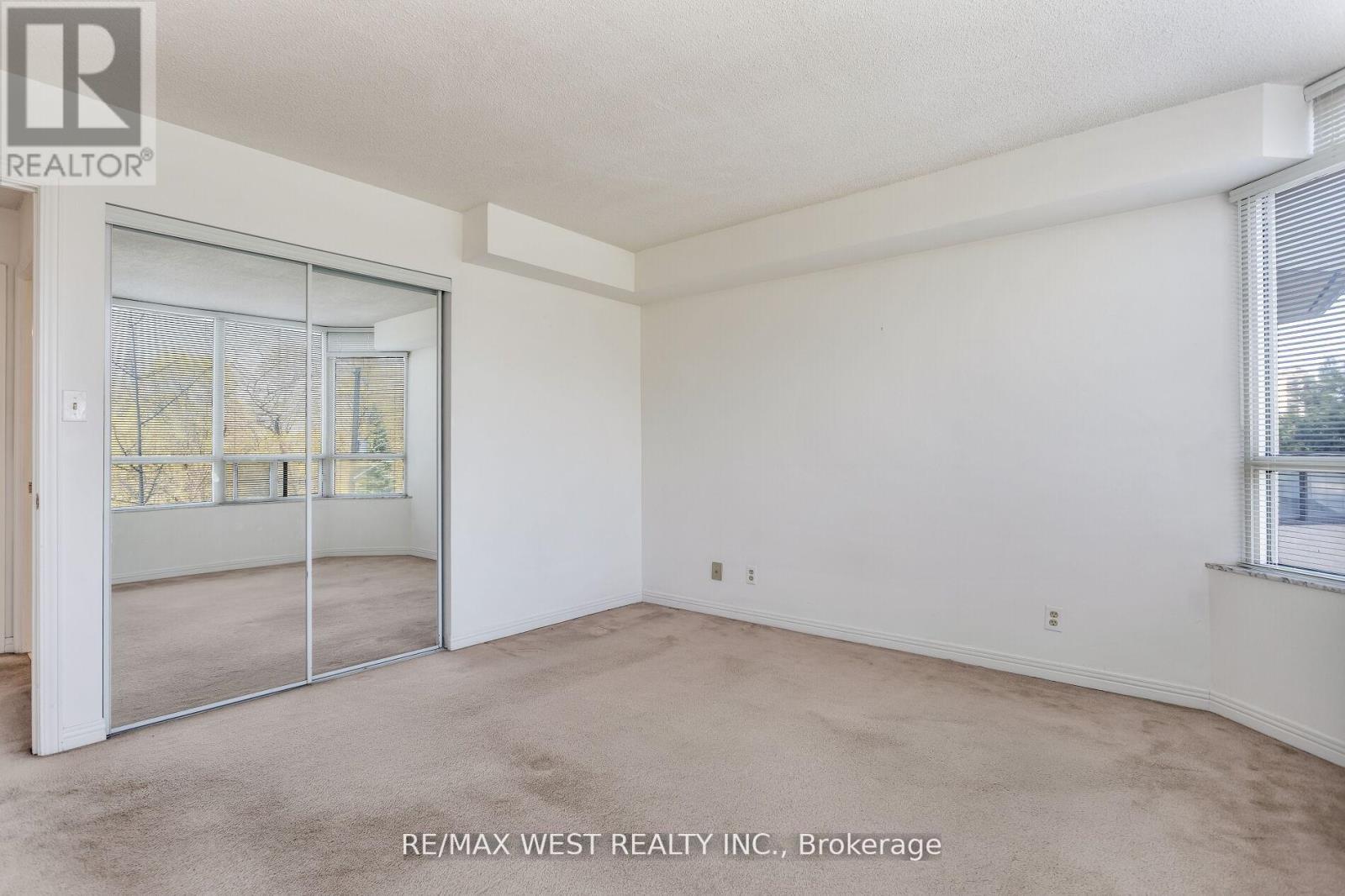 #411 1 ABERFOYLE CRESCENT - 29