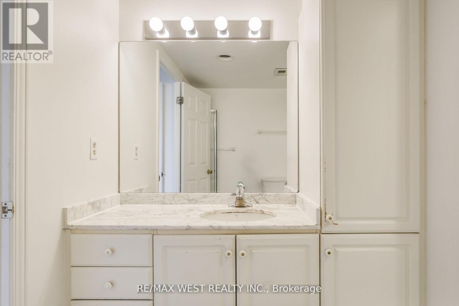 #411 1 ABERFOYLE CRESCENT - 31