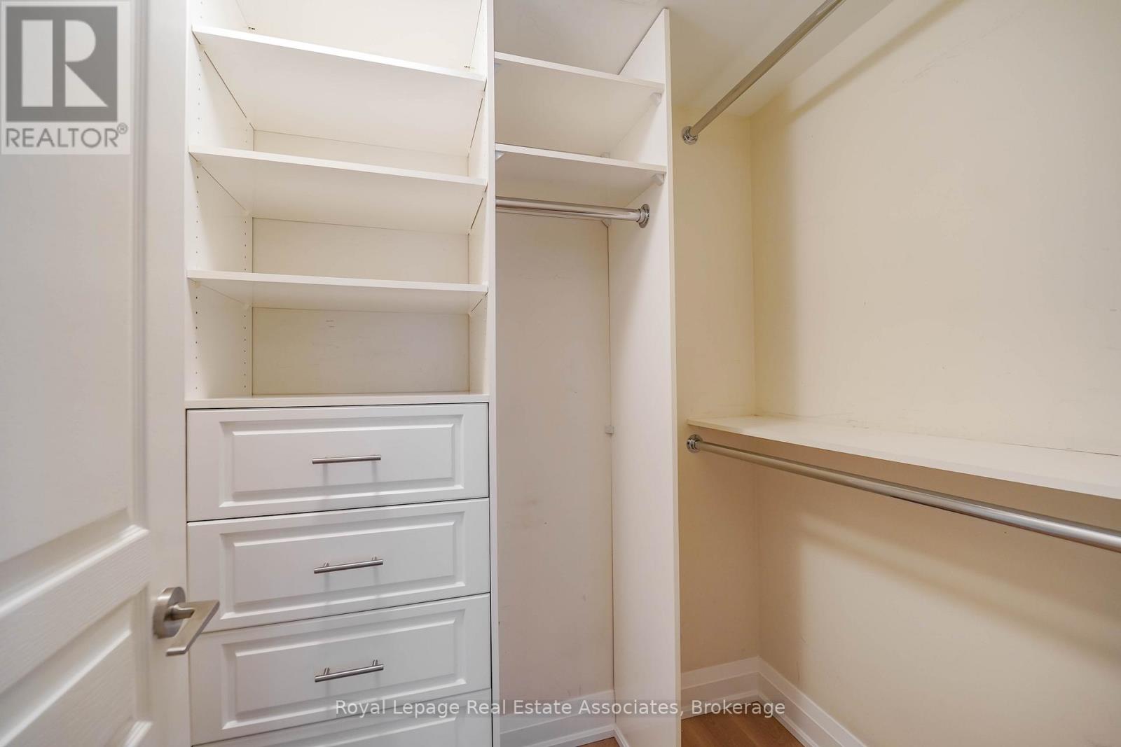 #308 1 HURONTARIO STREET - 23