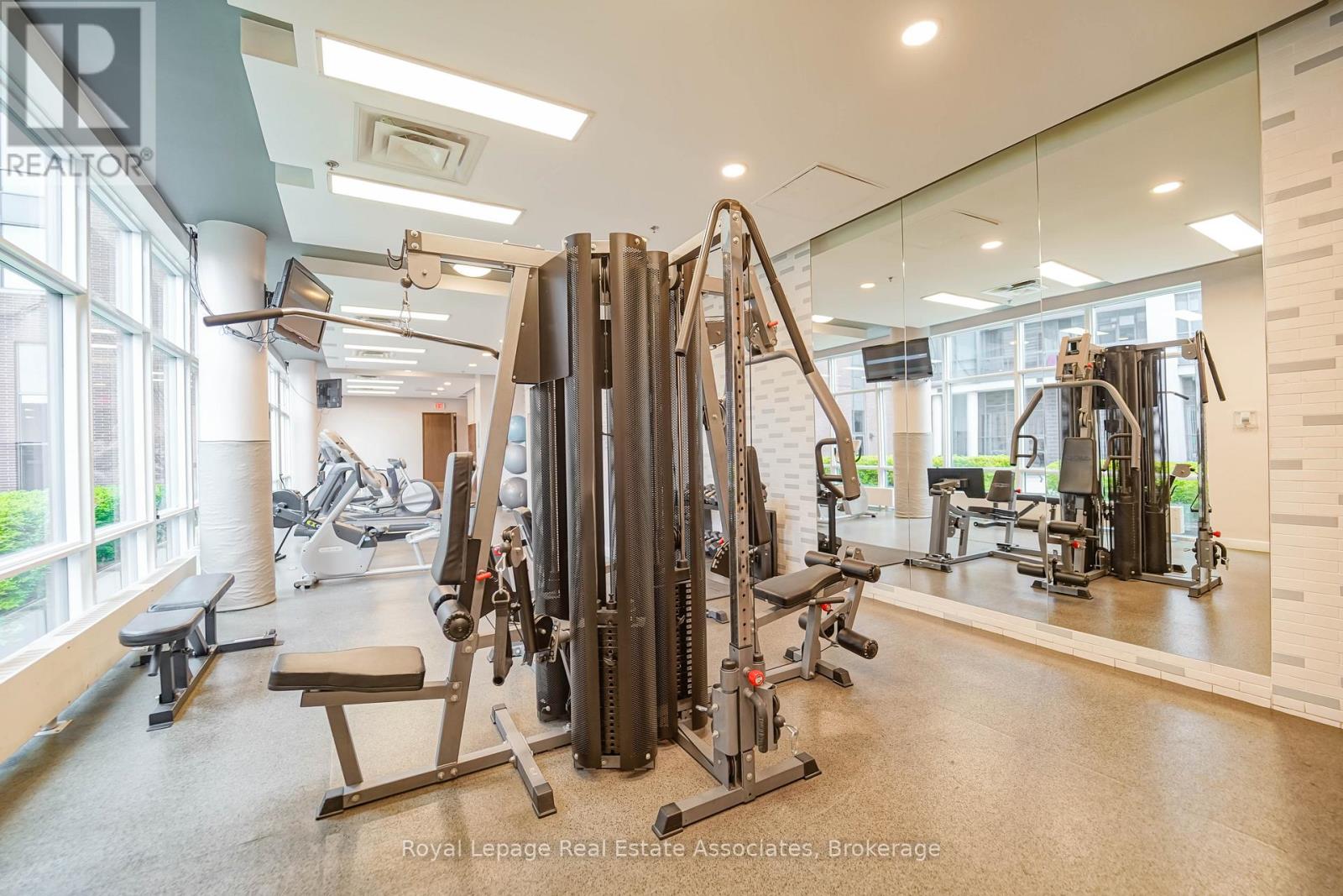 #308 1 HURONTARIO STREET - 32