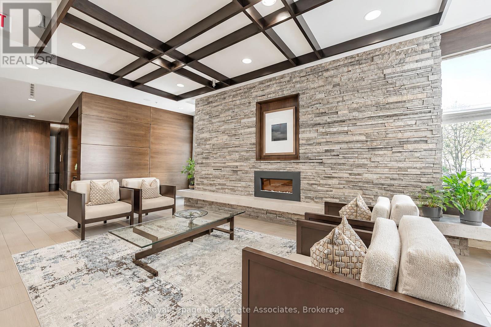 #308 1 HURONTARIO STREET - 34
