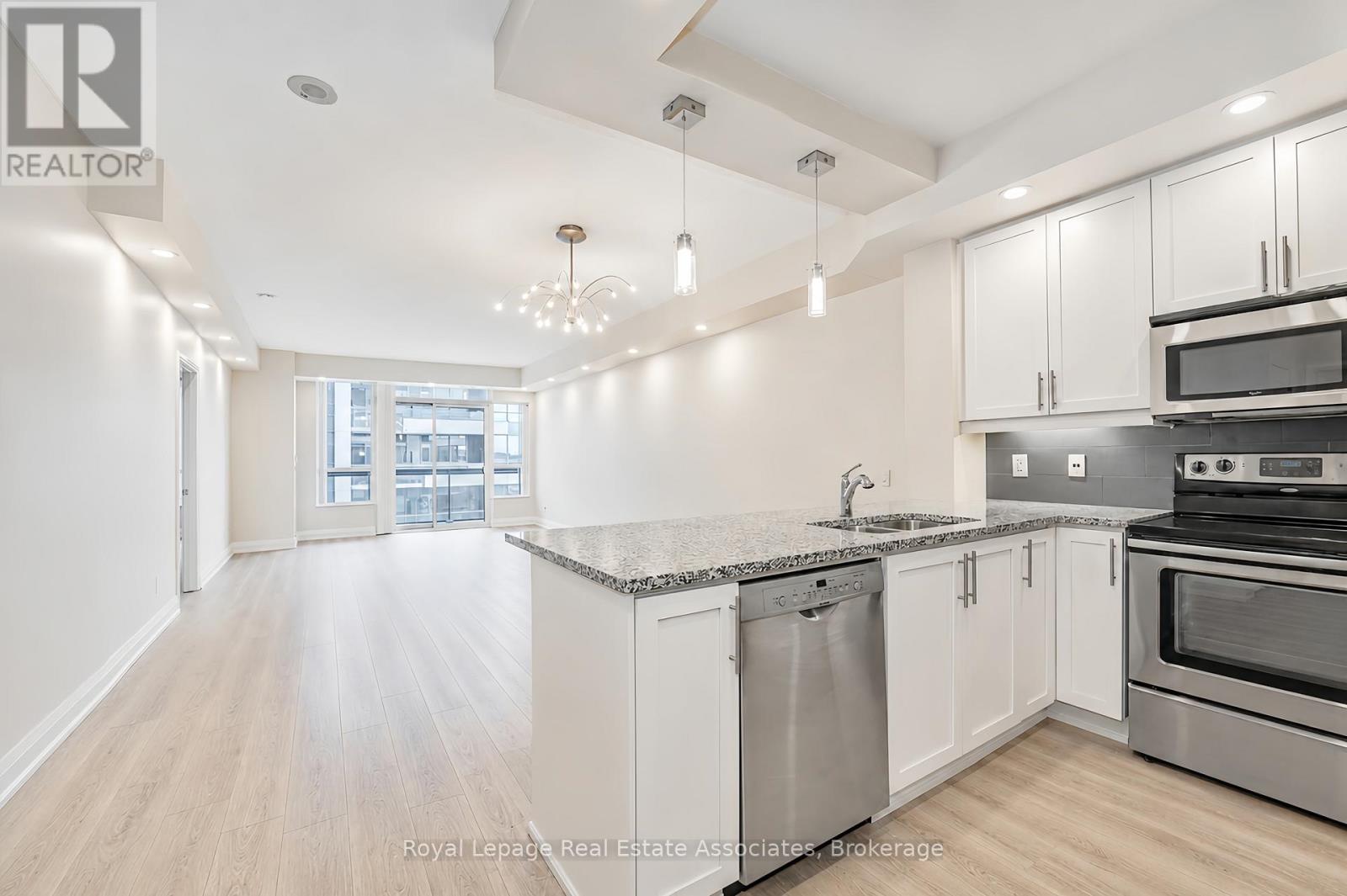 #308 1 HURONTARIO STREET - 4