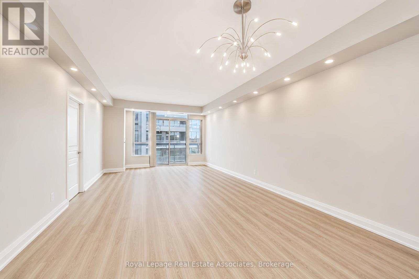 #308 1 HURONTARIO STREET - 5