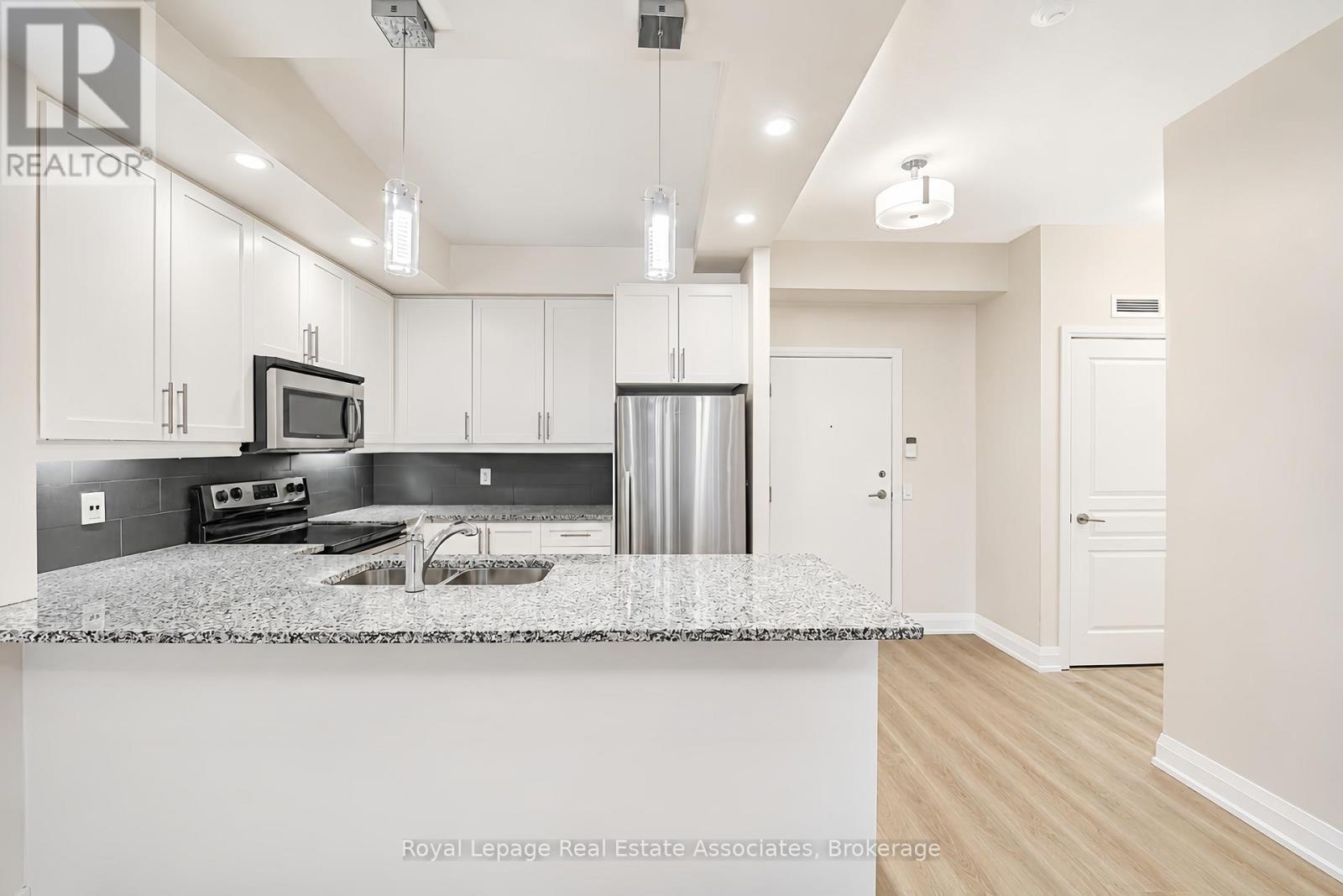 #308 1 HURONTARIO STREET - 9