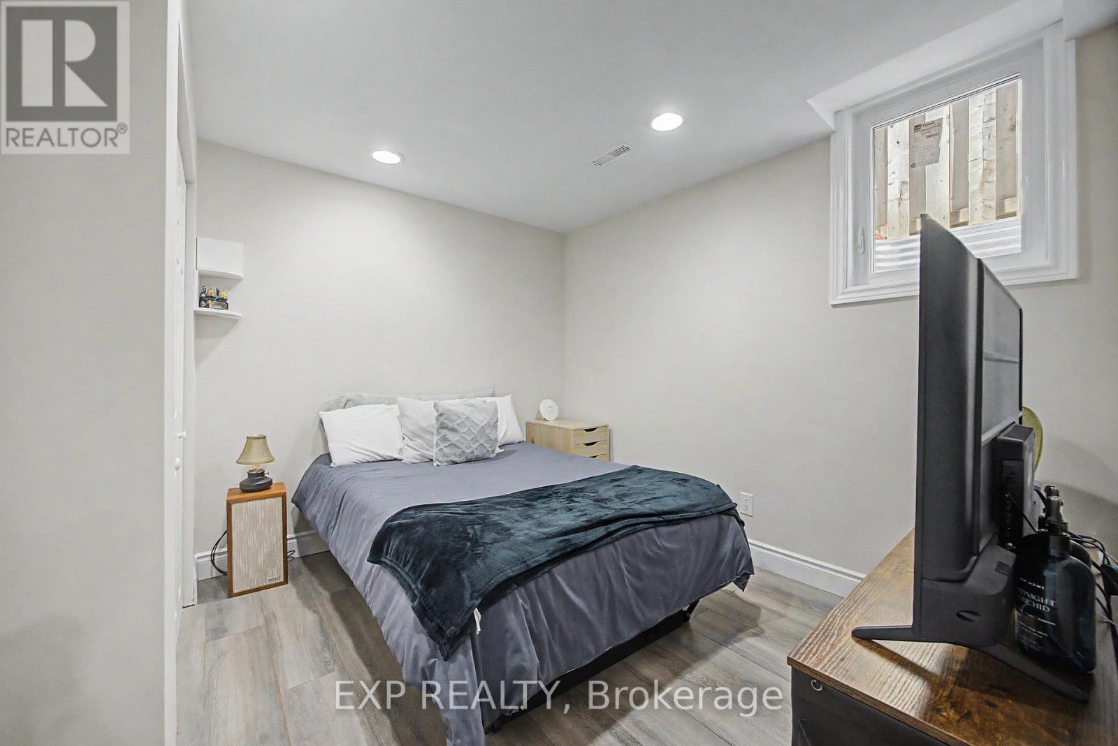 379 GROVEHILL ROAD - 21