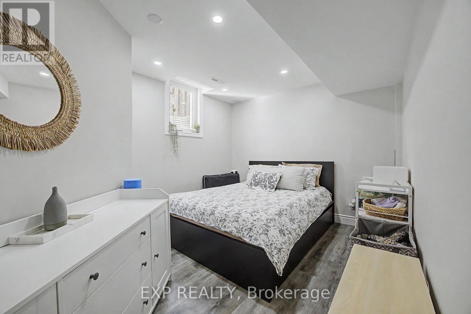 379 GROVEHILL ROAD - 22