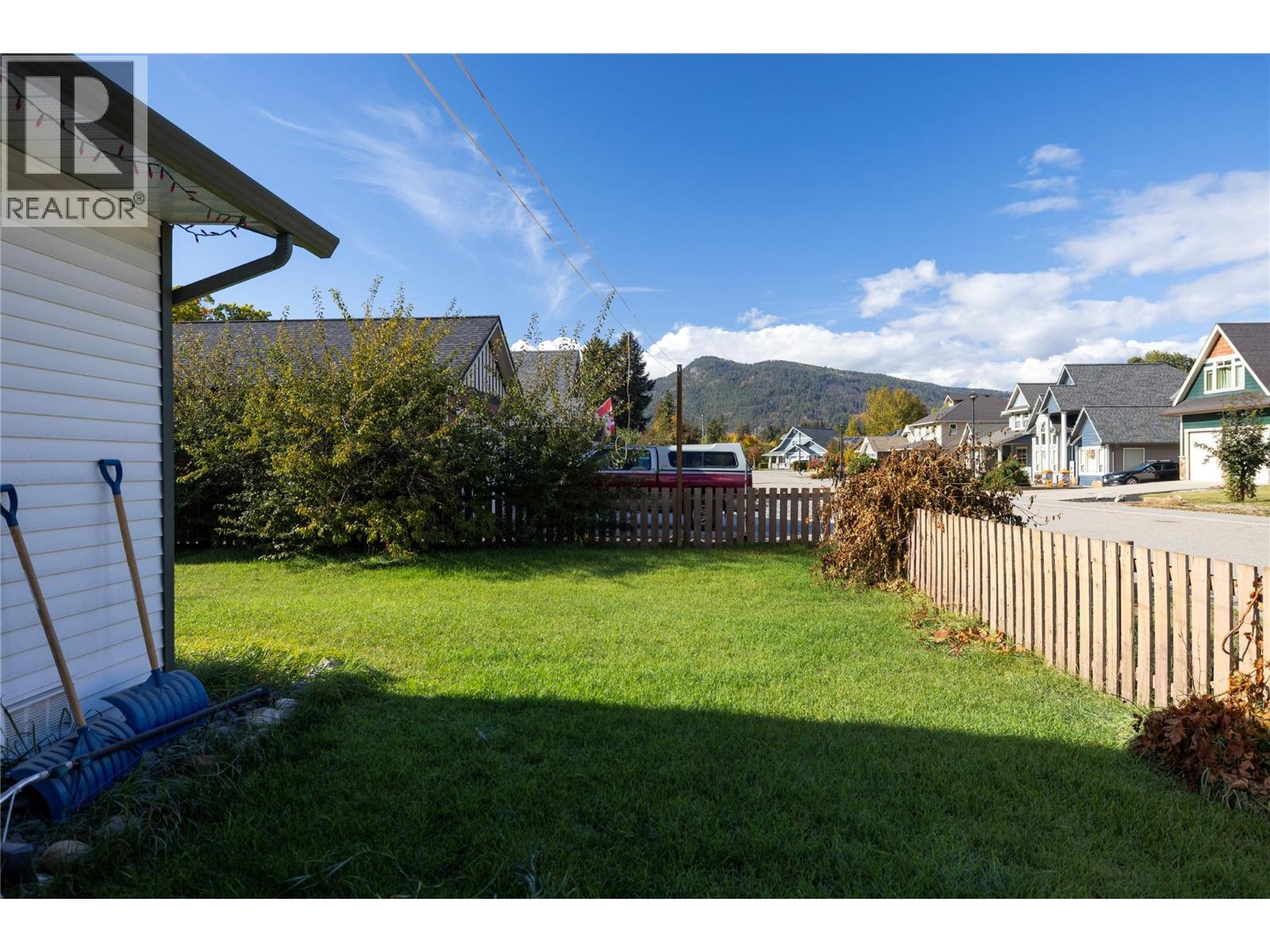 3035 Hayden Drive, Armstrong