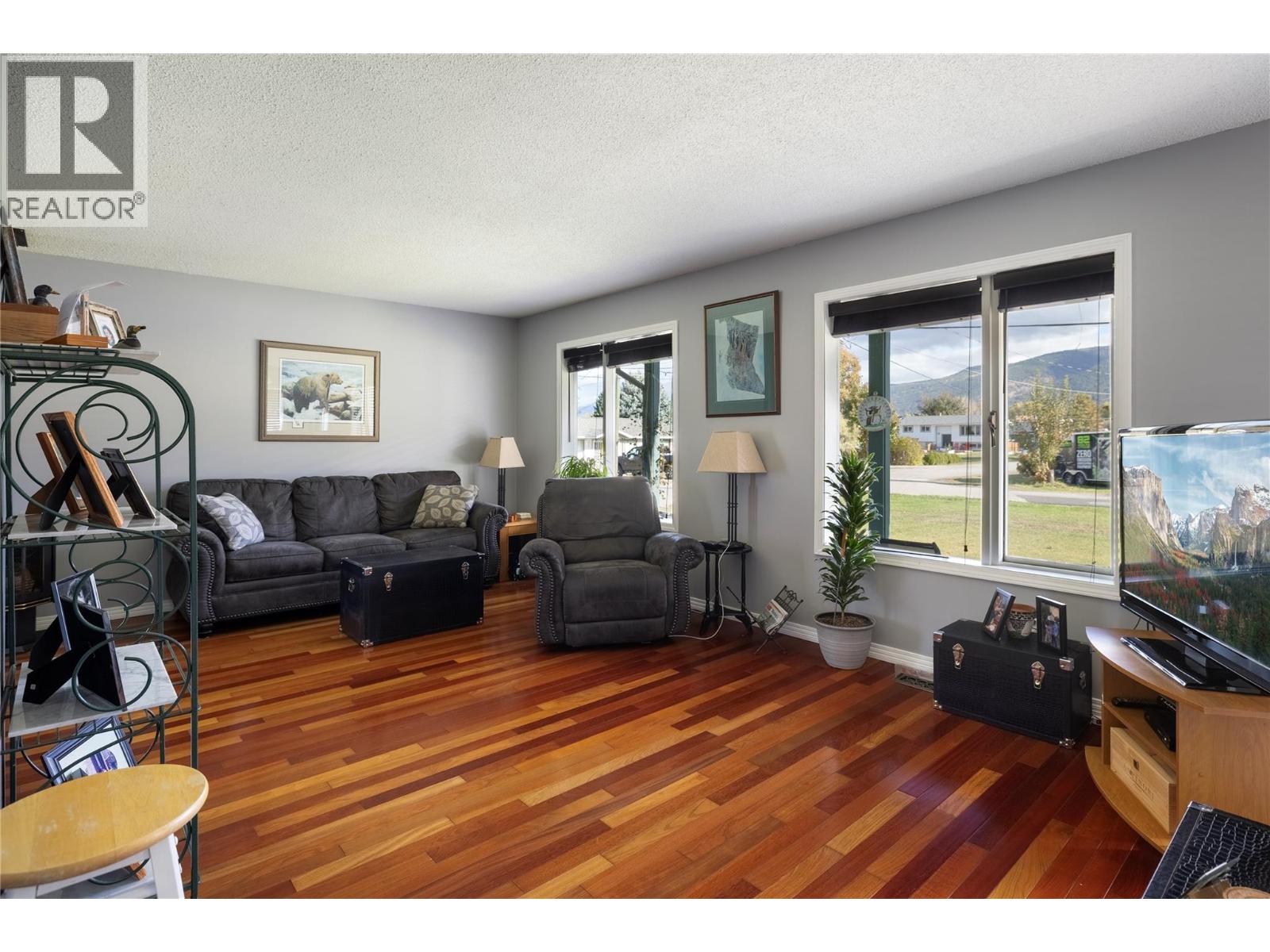 3035 Hayden Drive, Armstrong